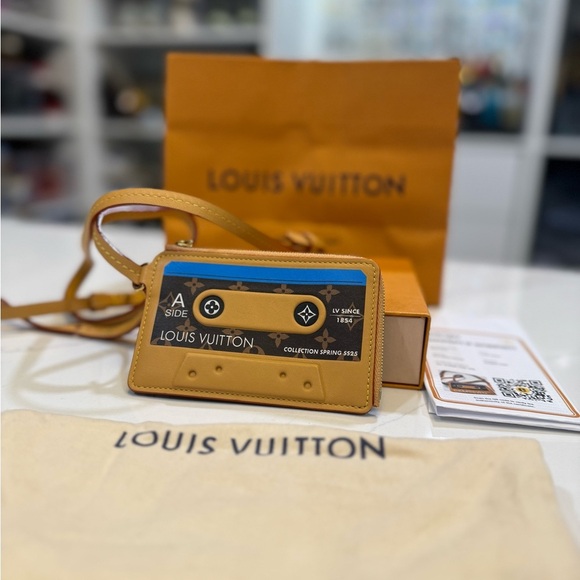 Louis Vuitton Card Holder Monogram LV Tape M14066 140947838 - Picture 1 of 8